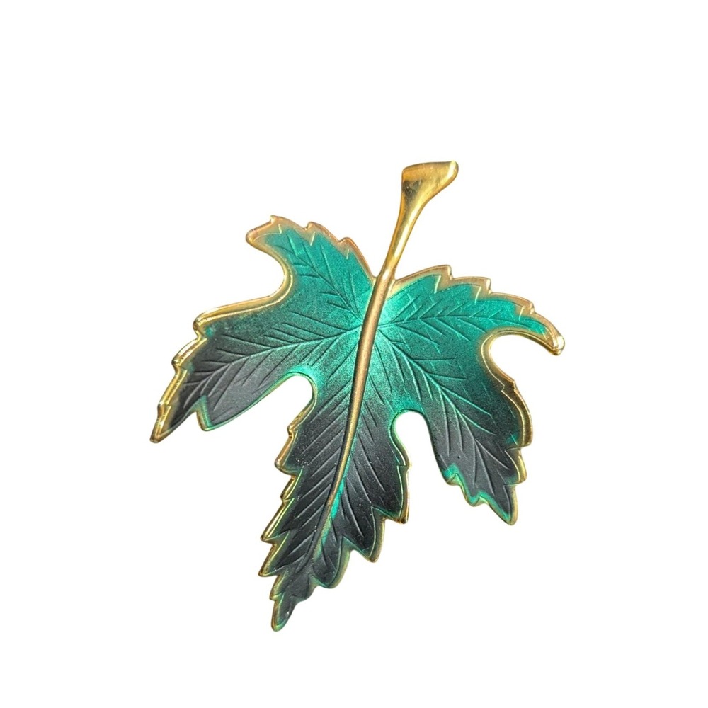 Vintage Maple Leaf Enamel Brooch Green  Gold tone Pin ‎ Retro Jewelry